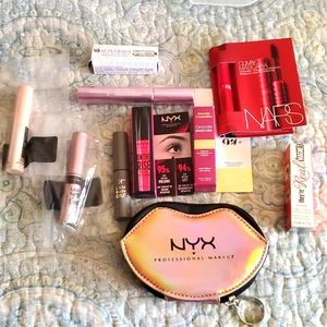 Mascara/primer and case bundle
